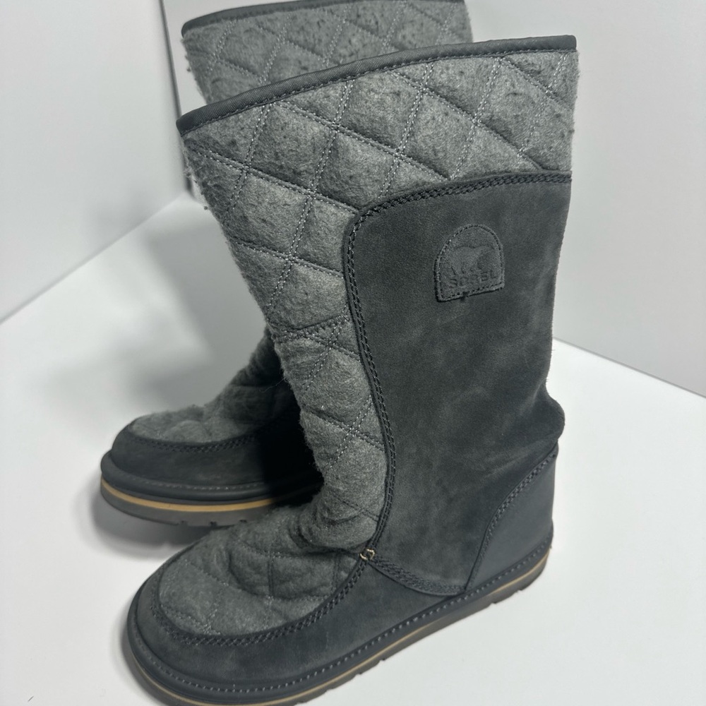 Sorel Women's Gray Quilted Boots